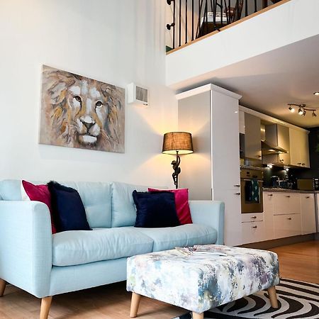 Jungle Escape, City Apartment With Parking & Terrace 체스터 외부 사진