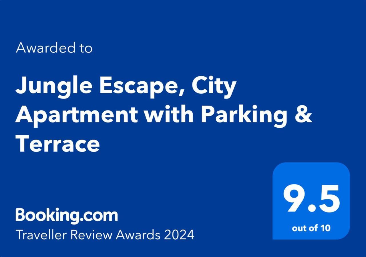 Jungle Escape, City Apartment With Parking & Terrace 체스터 외부 사진