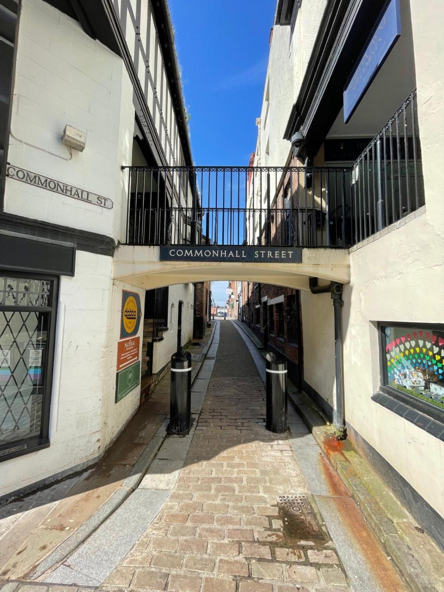 Jungle Escape, City Apartment With Parking & Terrace 체스터 외부 사진